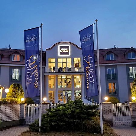 Great Polonia Ustka Bed & Breakfast ภายนอก รูปภาพ