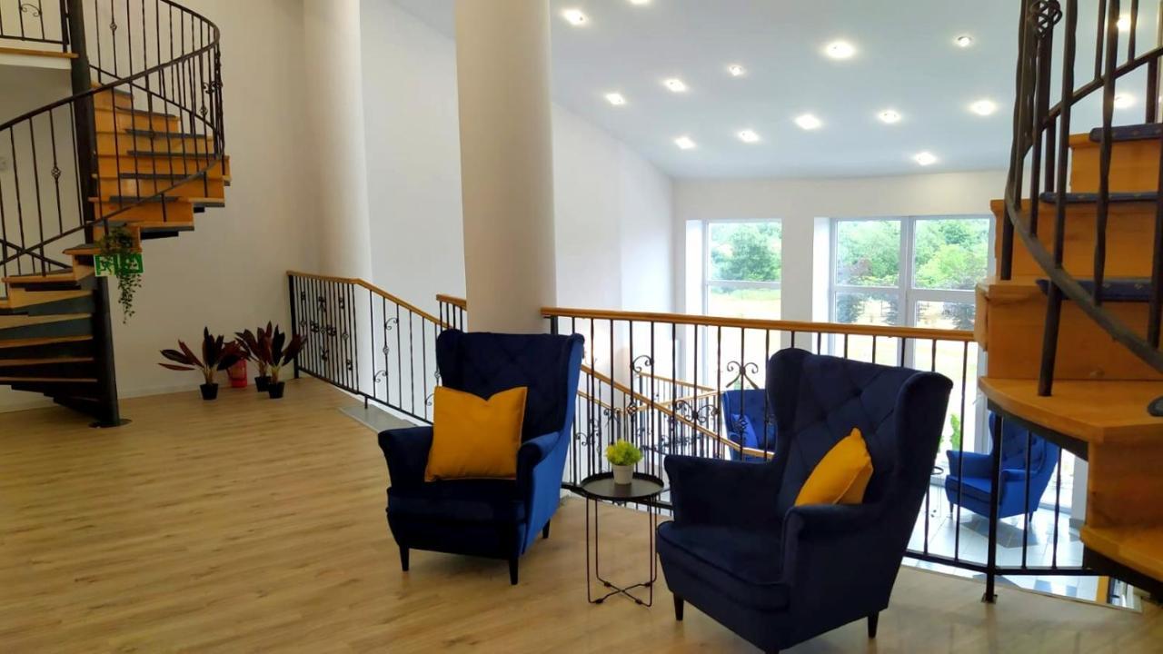 Great Polonia Ustka Bed & Breakfast ภายนอก รูปภาพ