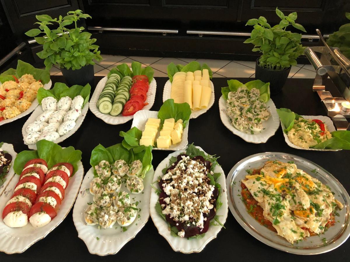 Great Polonia Ustka Bed & Breakfast ภายนอก รูปภาพ