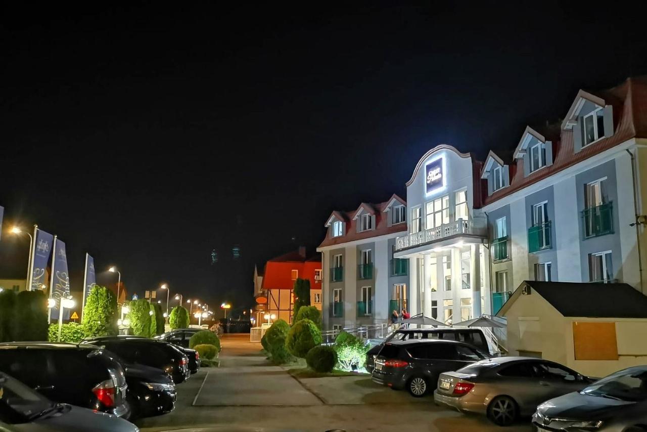 Great Polonia Ustka Bed & Breakfast ภายนอก รูปภาพ