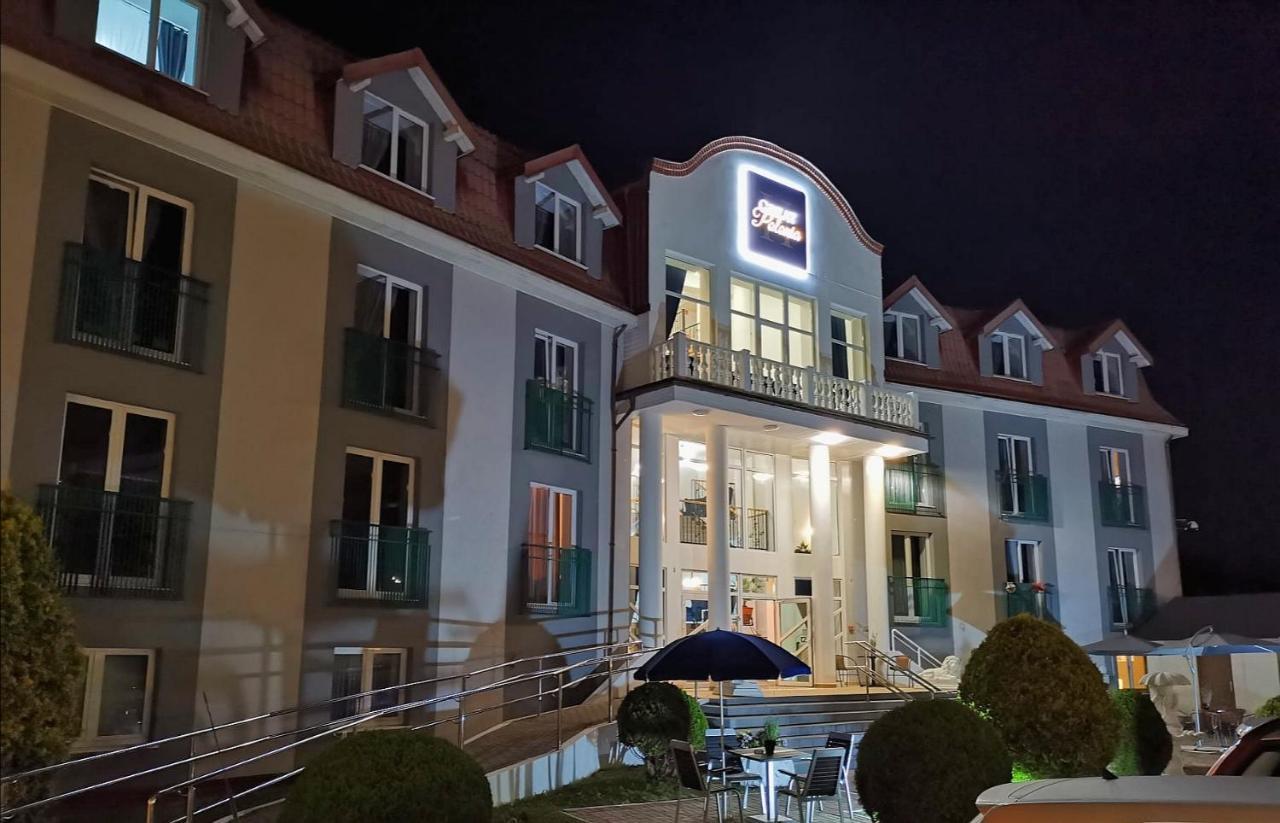 Great Polonia Ustka Bed & Breakfast ภายนอก รูปภาพ