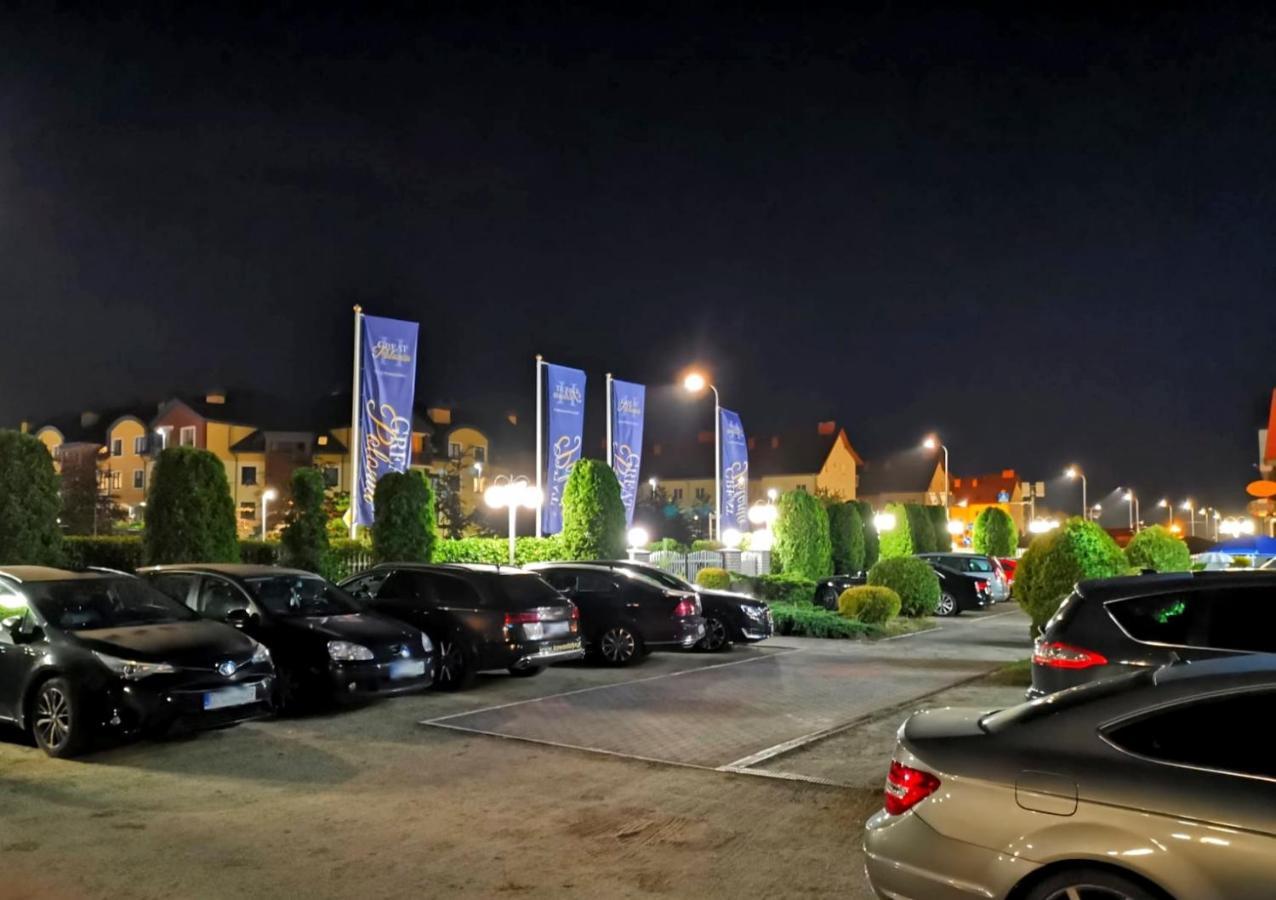 Great Polonia Ustka Bed & Breakfast ภายนอก รูปภาพ