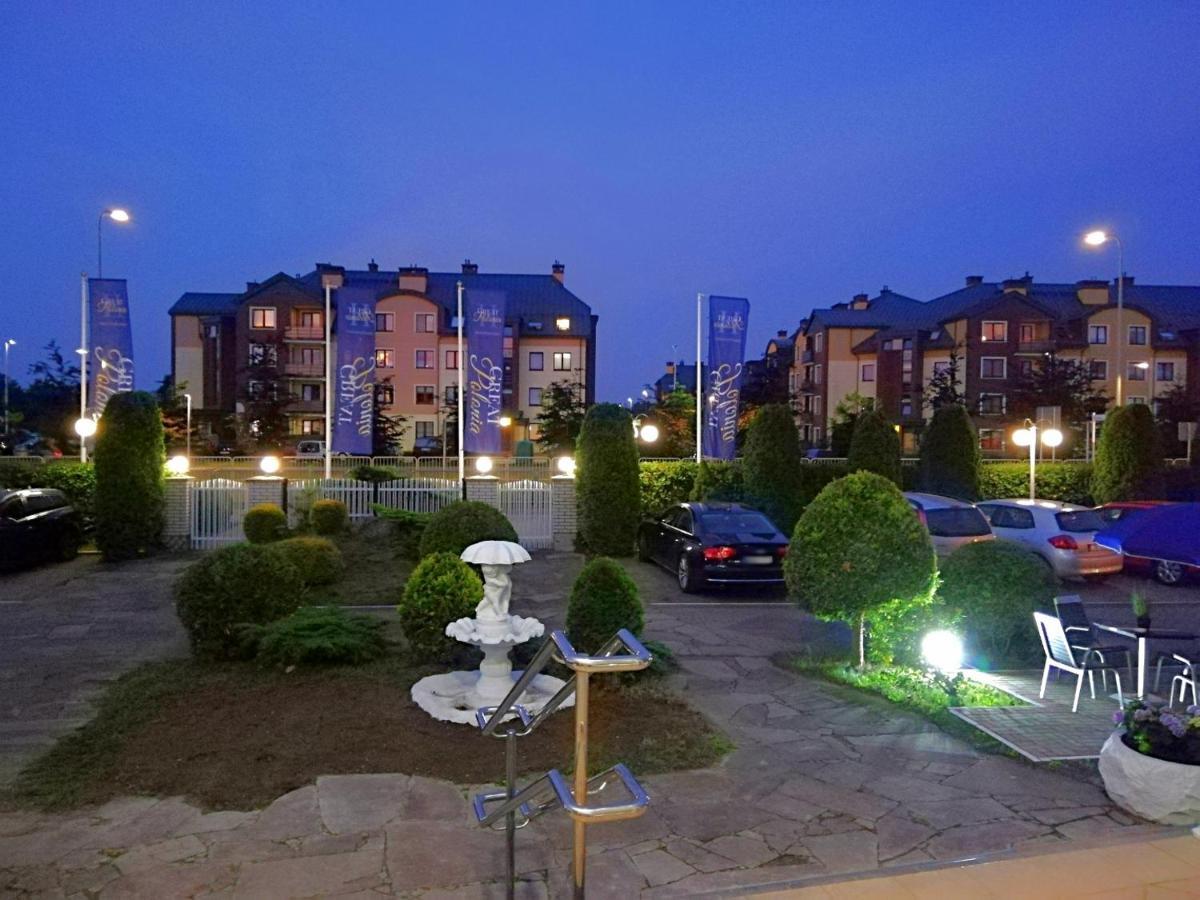 Great Polonia Ustka Bed & Breakfast ภายนอก รูปภาพ