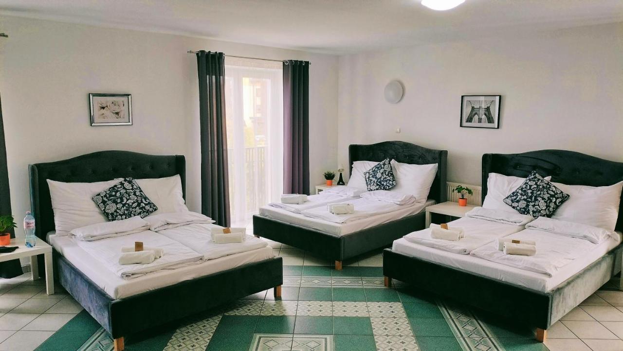 Great Polonia Ustka Bed & Breakfast ภายนอก รูปภาพ